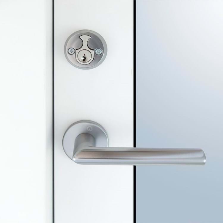 Facadedørsgreb m/rosetter (Stockholm) incl. oval cylinder